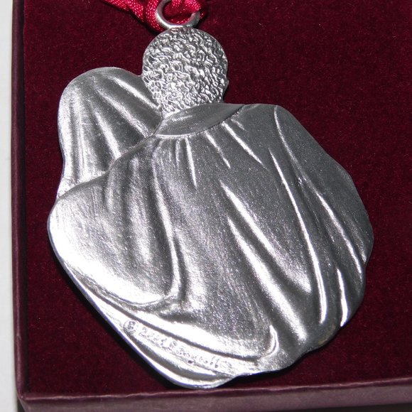 2009 Seagull Canada Pewter 2.75" Mary Joseph Baby Jesus Christmas Tree Ornament - Picture 2 of 5